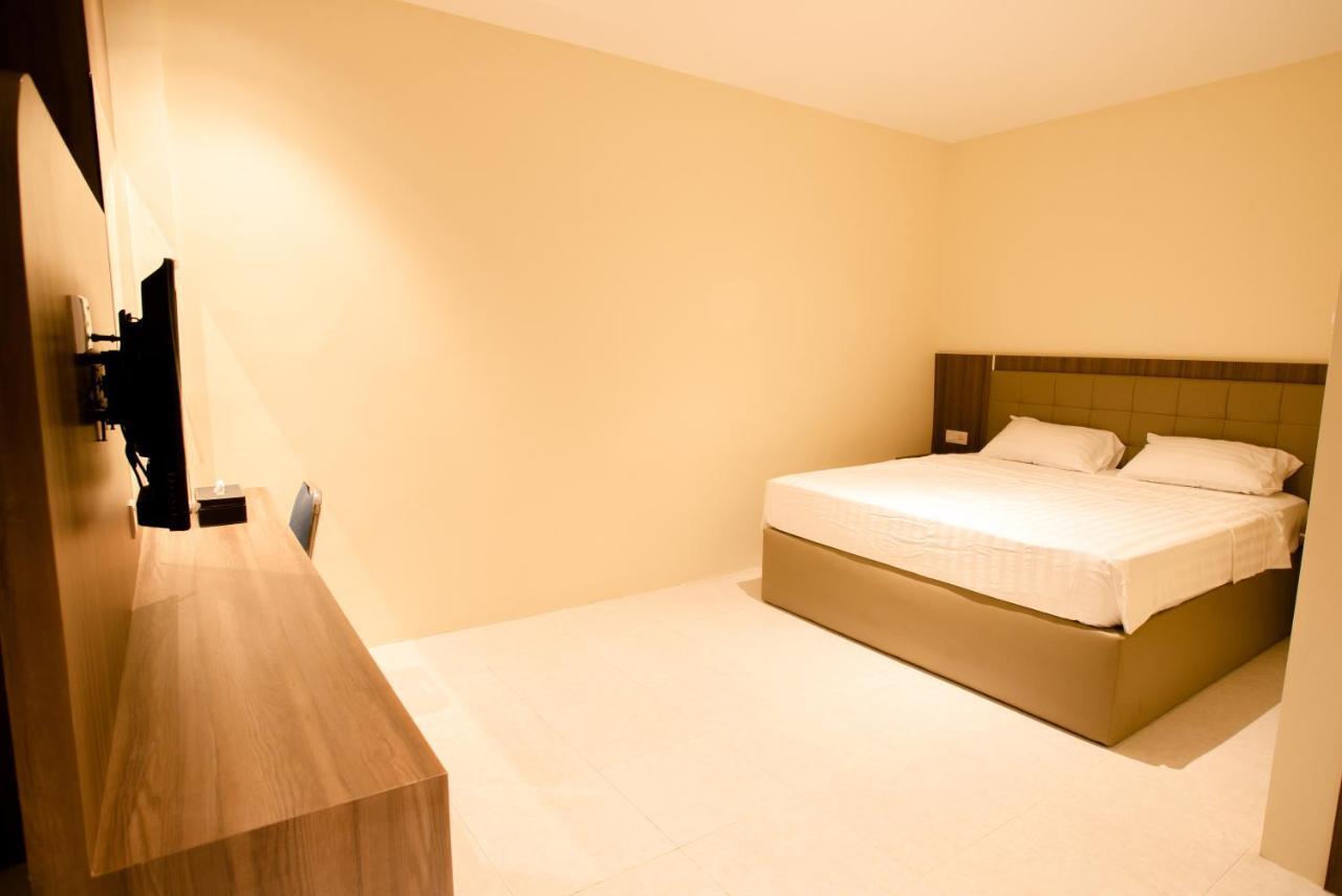Ak Hotel Nagoya Hill Batam Buitenkant foto