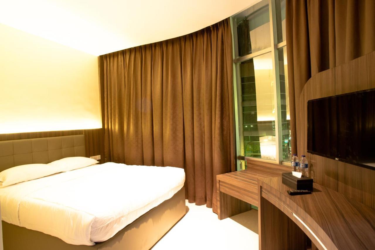 Ak Hotel Nagoya Hill Batam Buitenkant foto