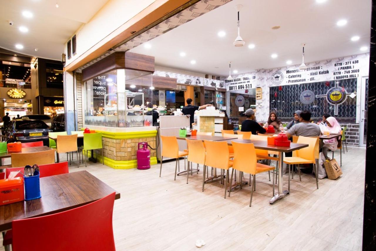 Ak Hotel Nagoya Hill Batam Buitenkant foto