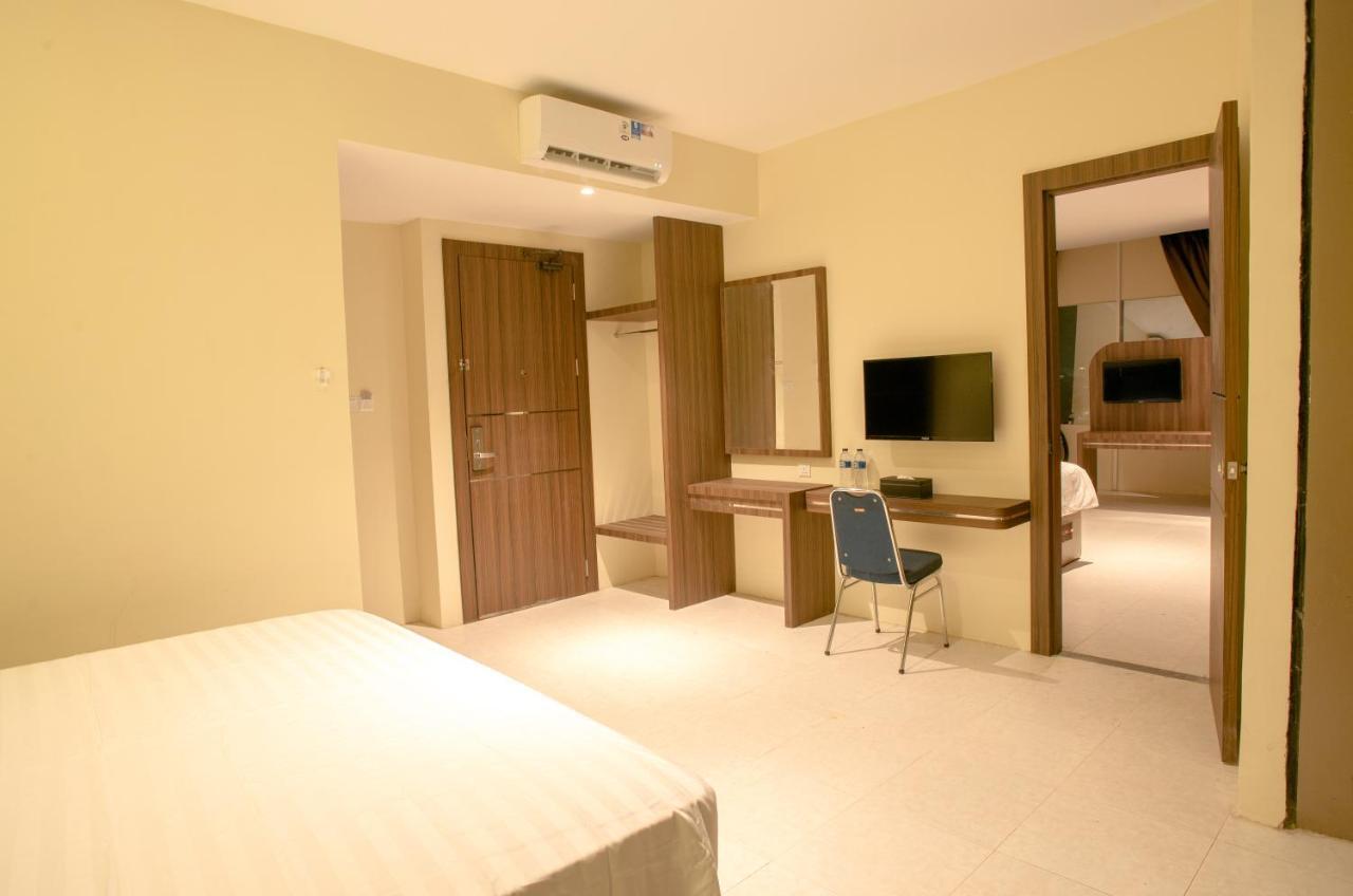 Ak Hotel Nagoya Hill Batam Buitenkant foto